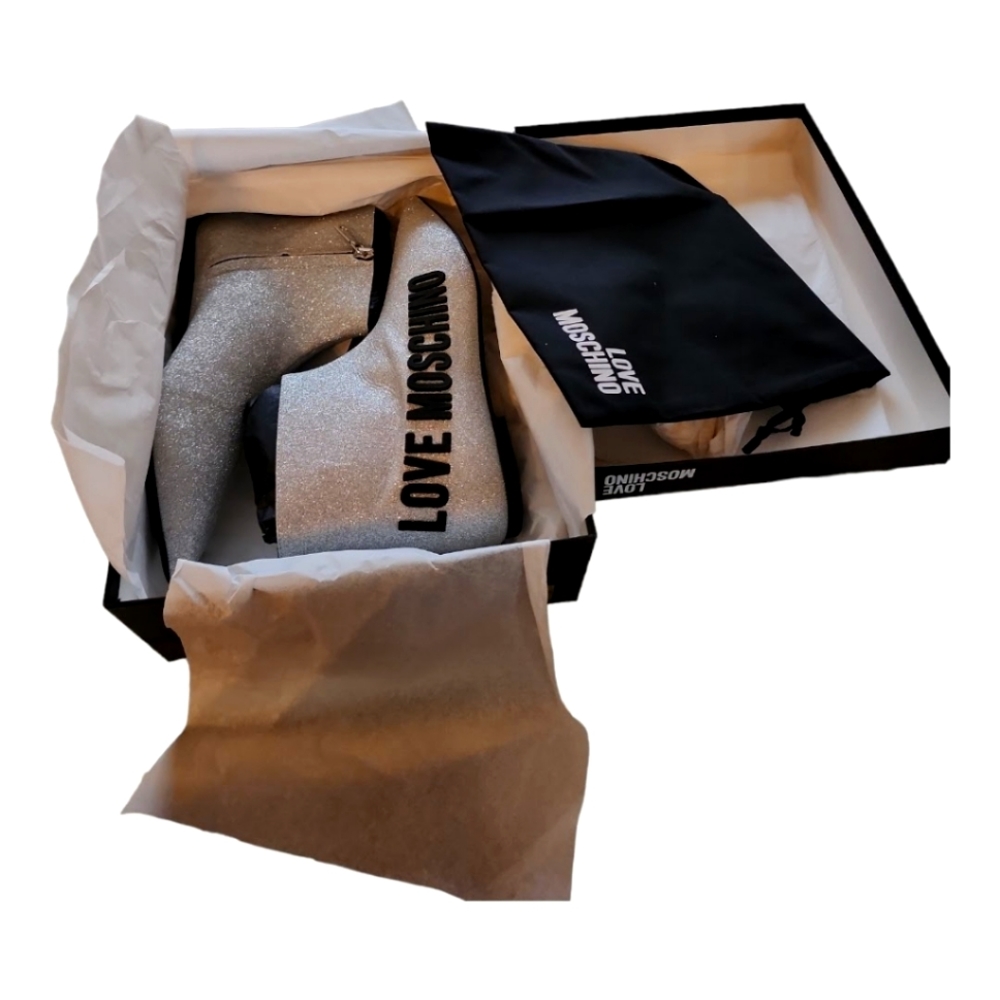 NIB Love Moschino Glitter Argento Silver Booties 37 / 7 Ankle Boots